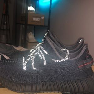 Yeezy 350black